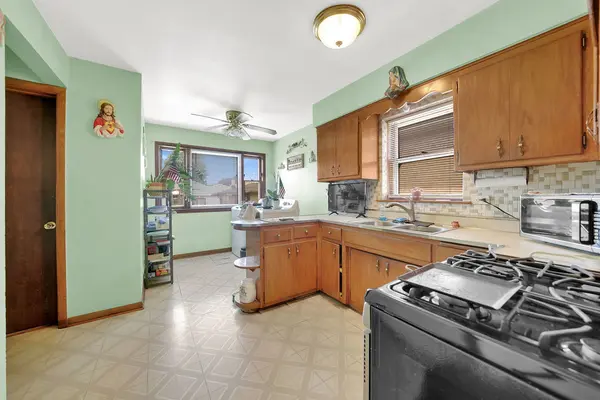 8606 S KOSTNER AVE, Chicago, IL 60652