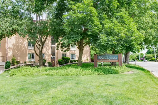 2420 W Talcott RD #211,  Park Ridge,  IL 60068