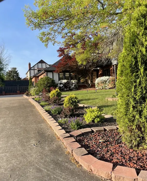 1813 Wolff DR, Marion, IL 62959