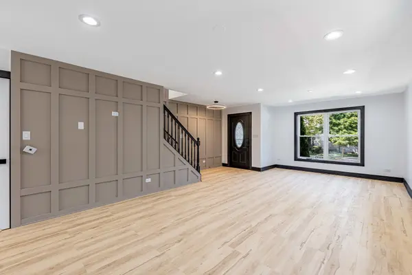 921 N Lorel AVE, Chicago, IL 60651