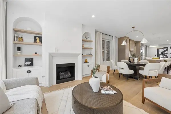 3739 N Clifton AVE #1, Chicago, IL 60613