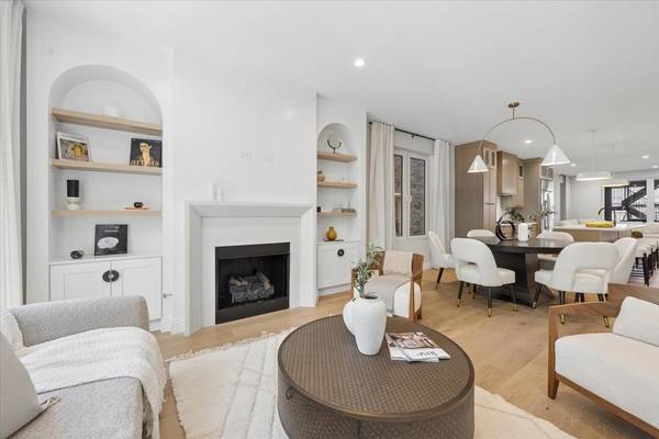 3739 N Clifton AVE #1, Chicago, IL 60613