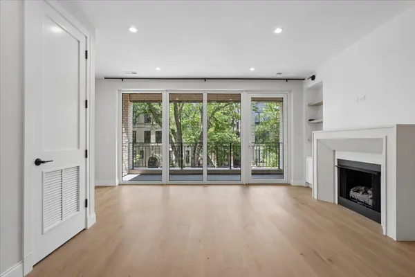 3739 N Clifton AVE #2, Chicago, IL 60613