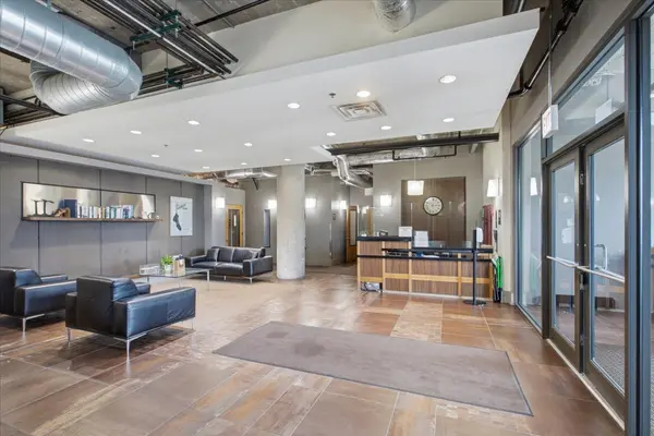 3963 W Belmont AVE #211, Chicago, IL 60618