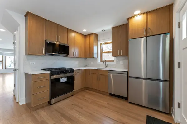 2825 W 84th PL, Chicago, IL 60652
