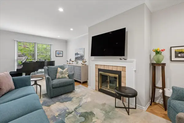 1906 Lincoln ST #C, Evanston, IL 60201