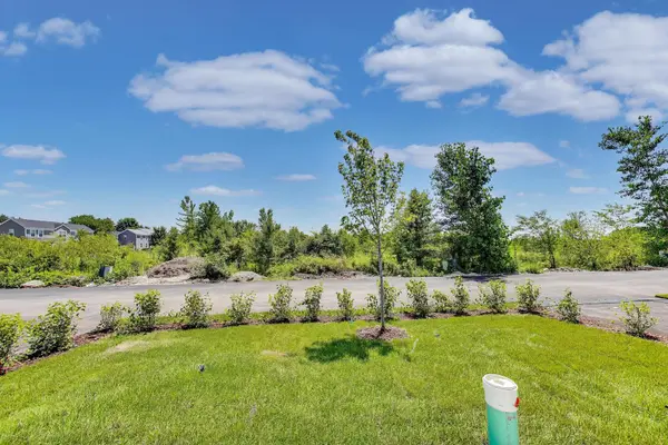 1047 Celebration DR, Aurora, IL 60504