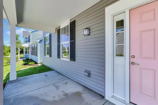 1047 Celebration DR, Aurora, IL 60504