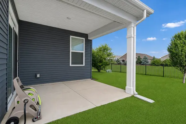 2371 Cannon DR, Pingree Grove, IL 60140
