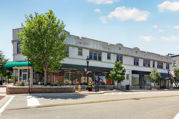 438 N Main ST #N, Glen Ellyn, IL 60137