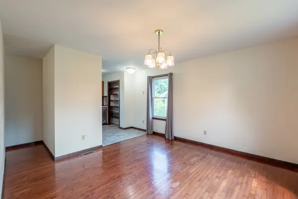 5862 Winterset DR, Carterville, IL 62918
