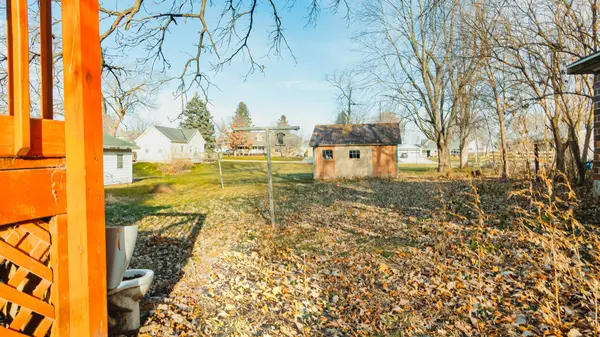 206 W 1st ST, Lostant, IL 61334