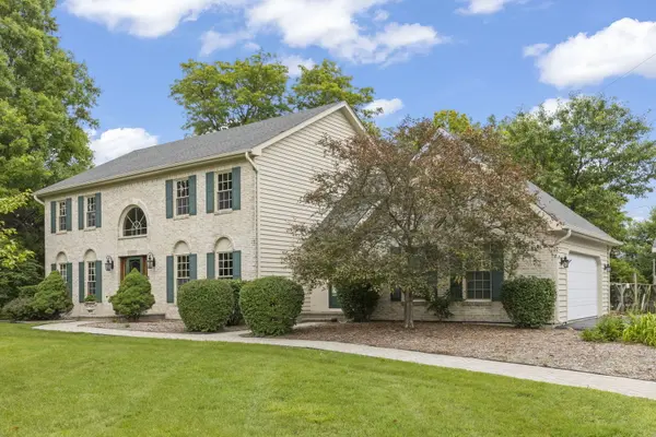 8S765 Singletree LN, Naperville, IL 60565