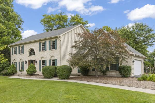 8S765 Singletree LN, Naperville, IL 60565