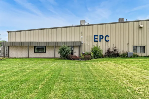 202 1st ST, Kalona, IA 52247
