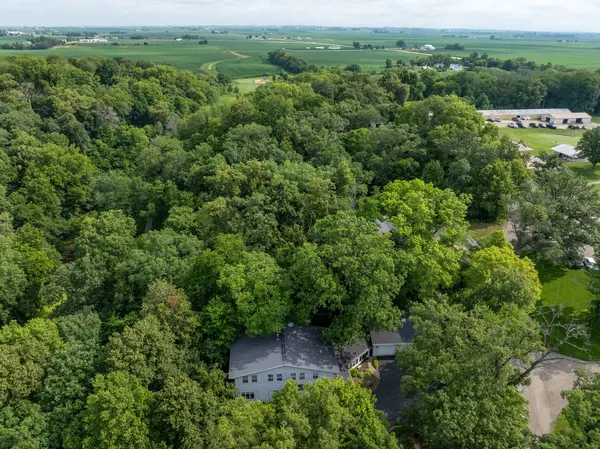 2127 17th AVE, De Witt, IA 52742