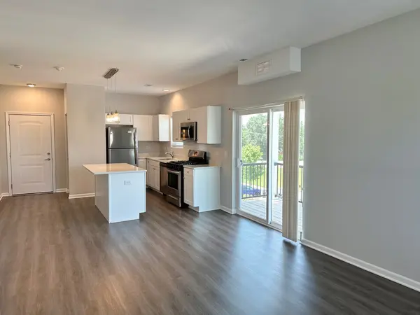 855 E Main ST #1F, East Dundee, IL 60118