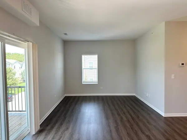 855 E Main ST #1F, East Dundee, IL 60118
