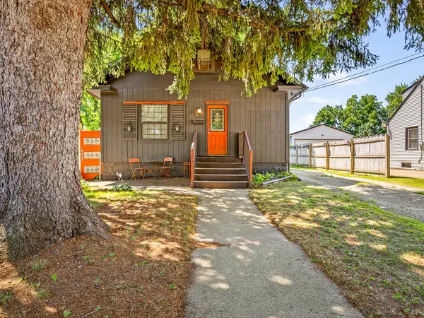301 Grand AVE, Loves Park, IL 61111