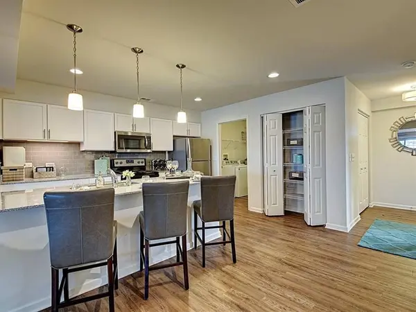 4238 Pond Willow RD, Naperville, IL 60564