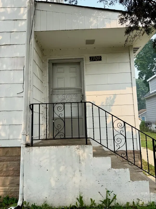 1309 Jackson ST, North Chicago, IL 60064