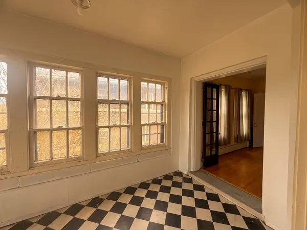 953 E Hyde Park BLVD #3, Chicago, IL 60615