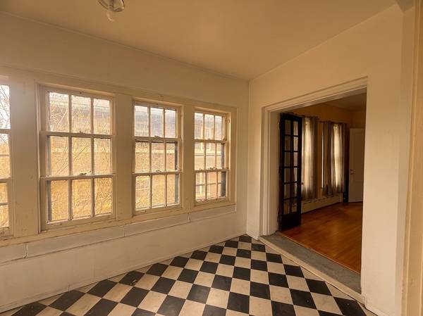 953 E Hyde Park BLVD #3, Chicago, IL 60615