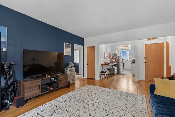 1210 W Jarvis AVE #2N, Chicago, IL 60626