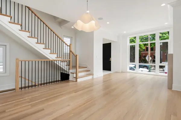 2228 N Southport AVE, Chicago, IL 60614