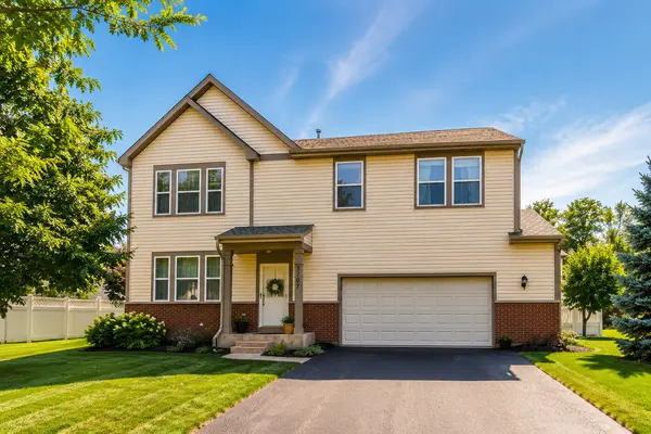3707 Thoroughbred LN, Joliet, IL 60435