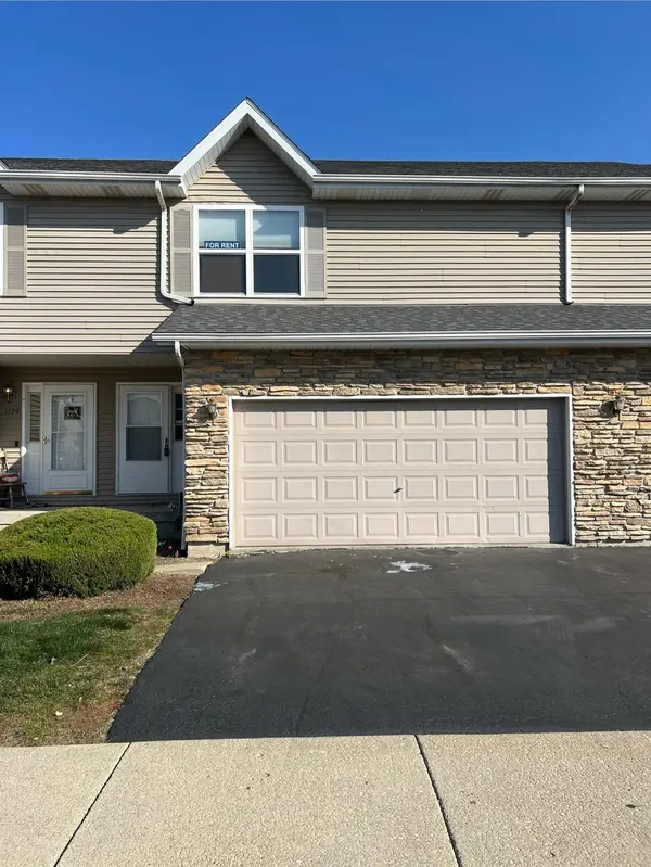 1172 Rose DR, Sycamore, IL 60178