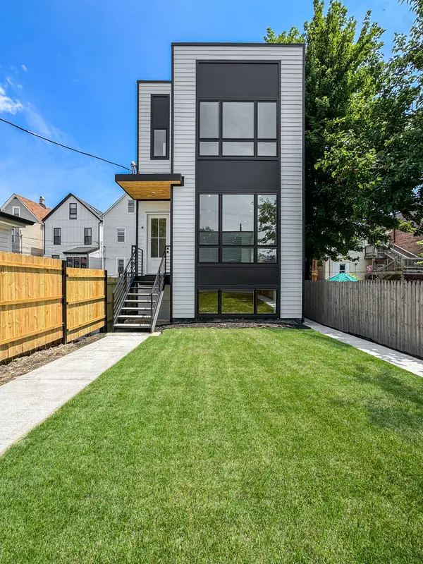 1728 N Sawyer AVE #Rear, Chicago, IL 60647