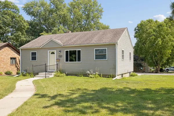 940 Mckinley CT, Lockport, IL 60441