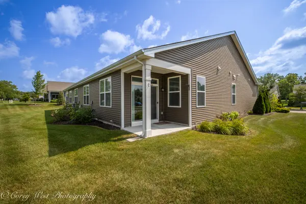 930 Fitzwilliam WAY, North Aurora, IL 60542
