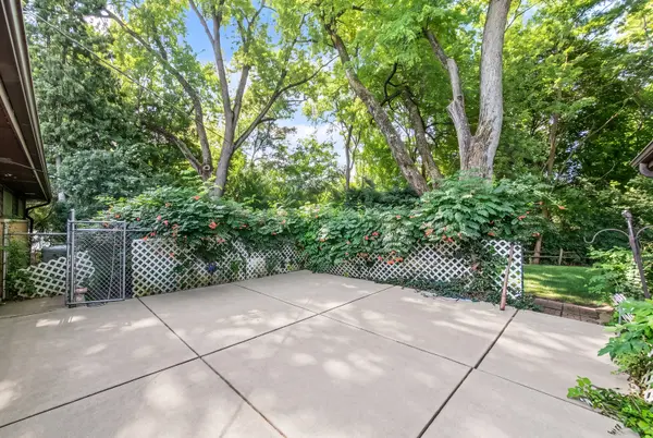 10 Hollycourt TER, Lake Zurich, IL 60047