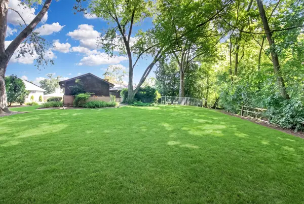 10 Hollycourt TER, Lake Zurich, IL 60047