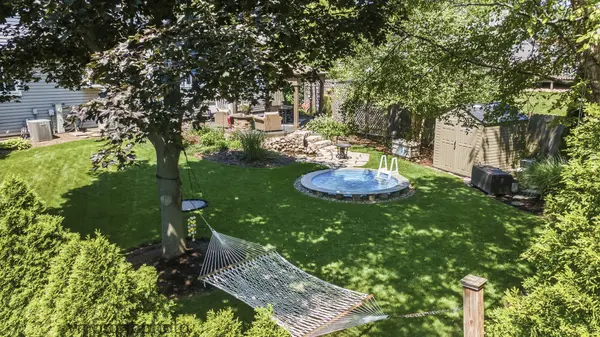 1161 Morning Glory LN, Bartlett, IL 60103