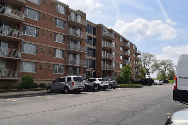 2200 S Stewart AVE #1C, Lombard, IL 60148