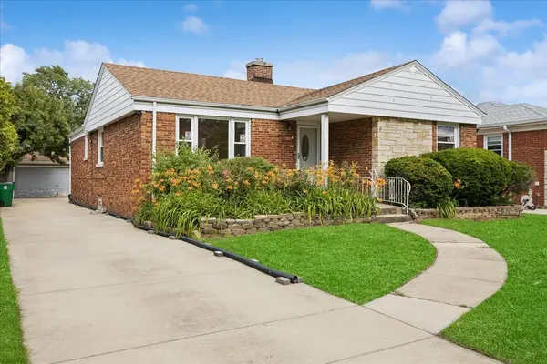 1307 Hull AVE, Westchester, IL 60154