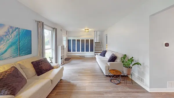 11S556 Book RD, Naperville, IL 60564