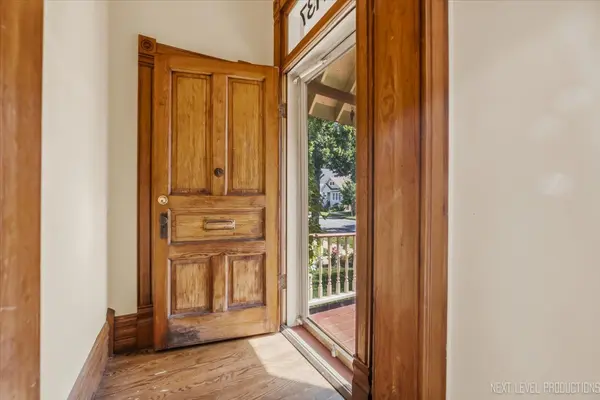1137 S East AVE, Oak Park, IL 60304