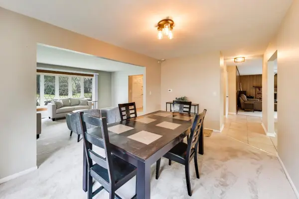 1207 W Thomas ST, Arlington Heights, IL 60004