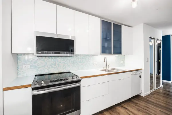 4250 N Marine DR #2130, Chicago, IL 60613