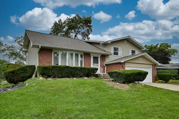 208 Sumac LN, Schaumburg, IL 60193