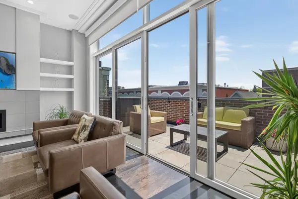 1342 W Belmont AVE #4E, Chicago, IL 60657