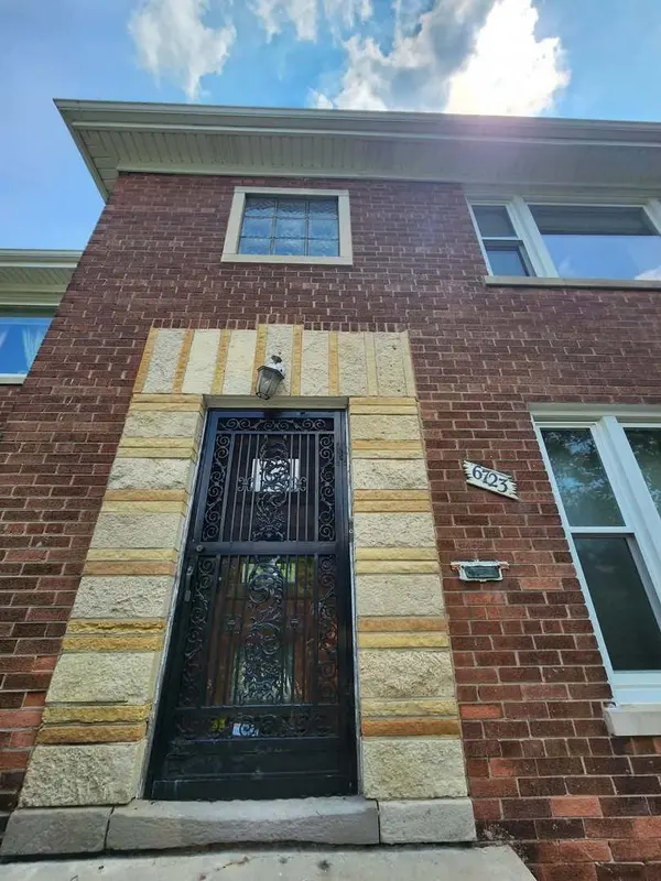 6723 S Euclid AVE, Chicago, IL 60649