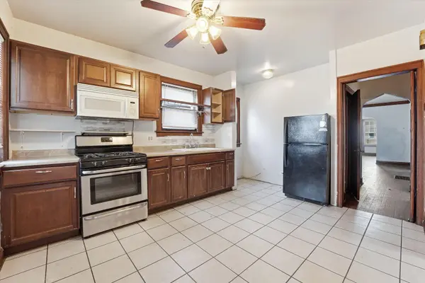10447 S AVENUE G, Chicago, IL 60617