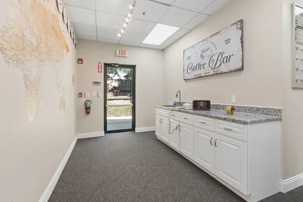 6705 Kingery HWY, Willowbrook, IL 60527