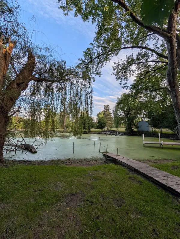 521 S Circle AVE, Port Barrington, IL 60010