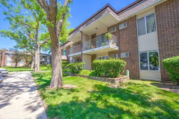 1103 Miller LN #105, Buffalo Grove, IL 60089